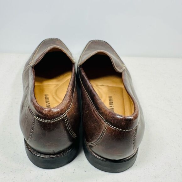 JOHNSTON & MURPHY Sz. 11M LEATHER SLIP ON LOAFERS. Brown M20-7792.